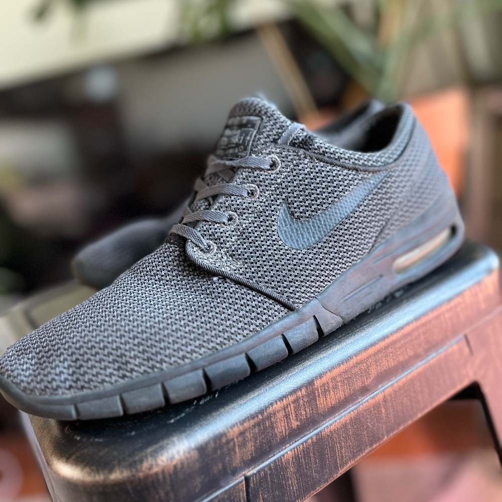 Nike SB Janowski Air Max (2016) black on black mesh/tech: Mint Condition.
